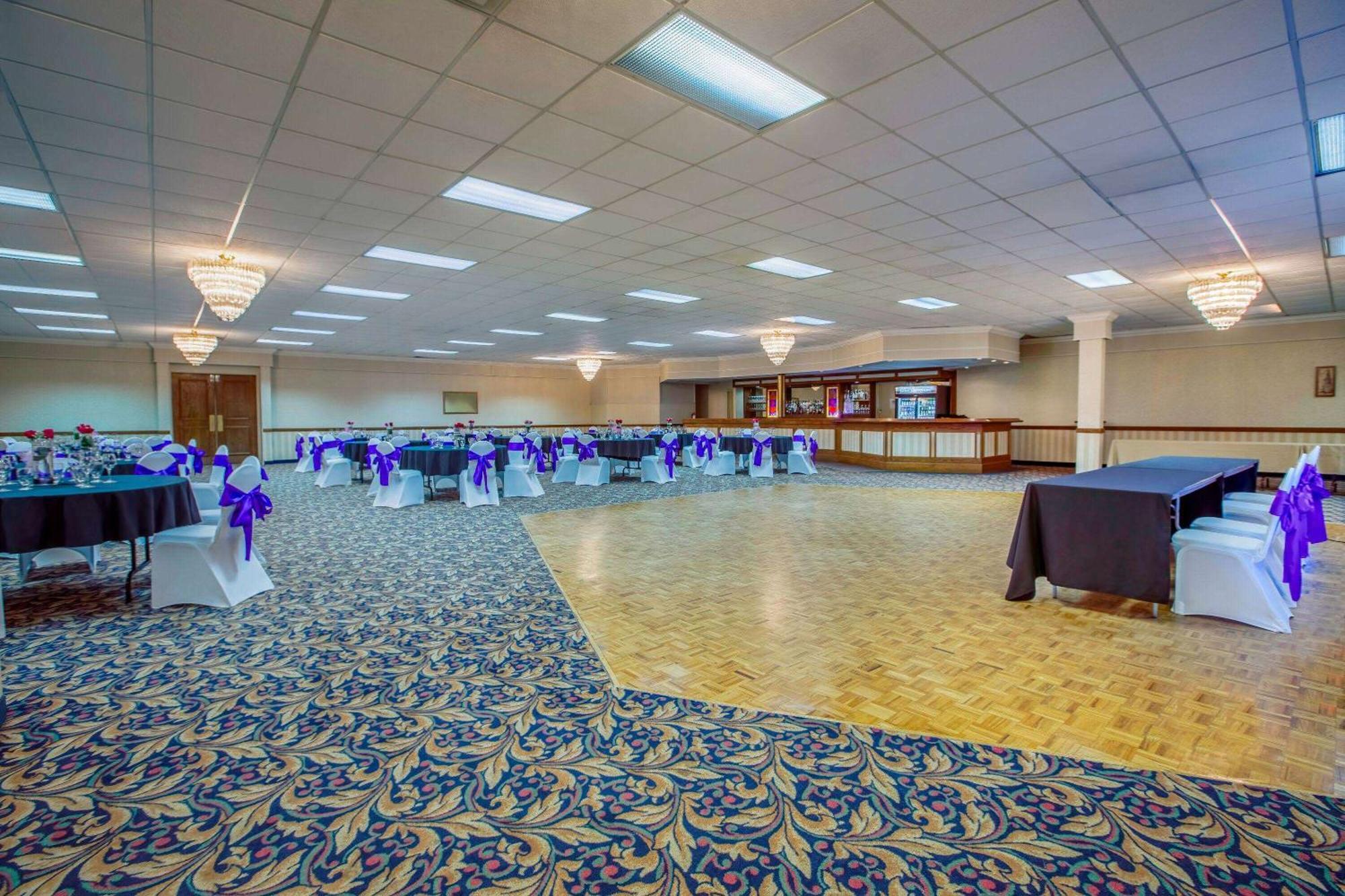 Days Inn By Wyndham Sudbury & Conference Centre מראה חיצוני תמונה
