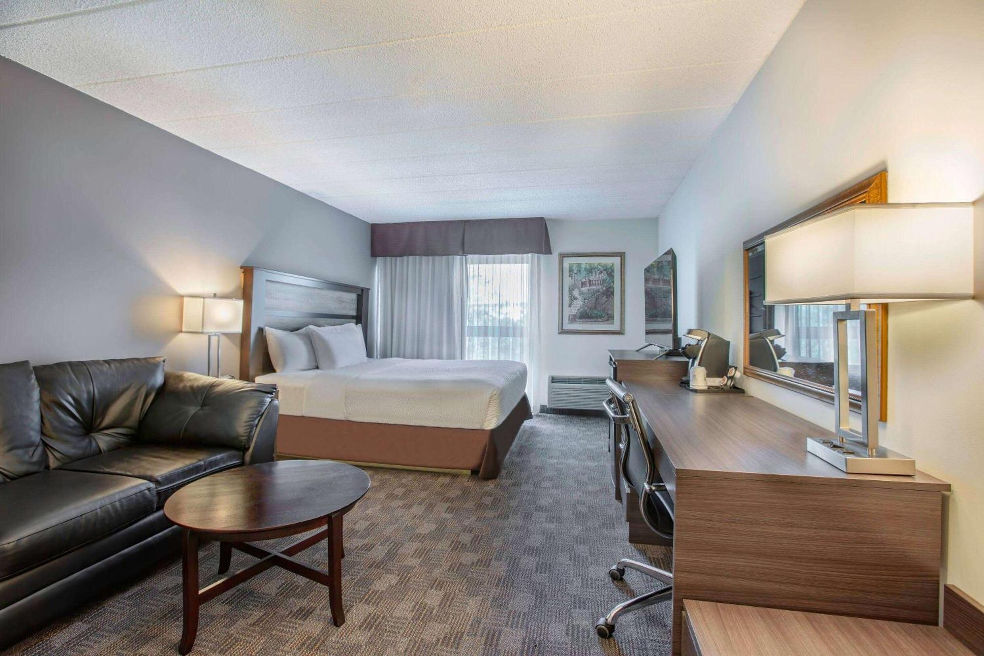 Days Inn By Wyndham Sudbury & Conference Centre מראה חיצוני תמונה
