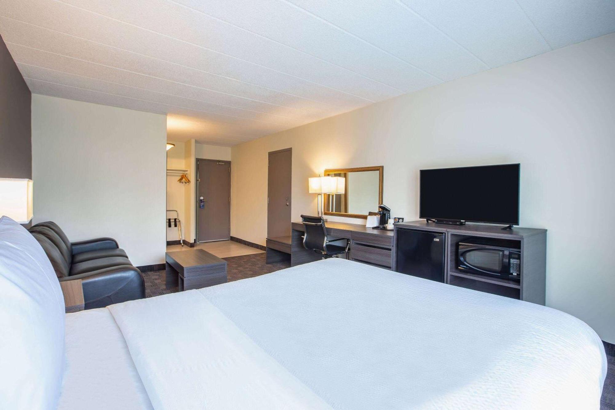Days Inn By Wyndham Sudbury & Conference Centre מראה חיצוני תמונה