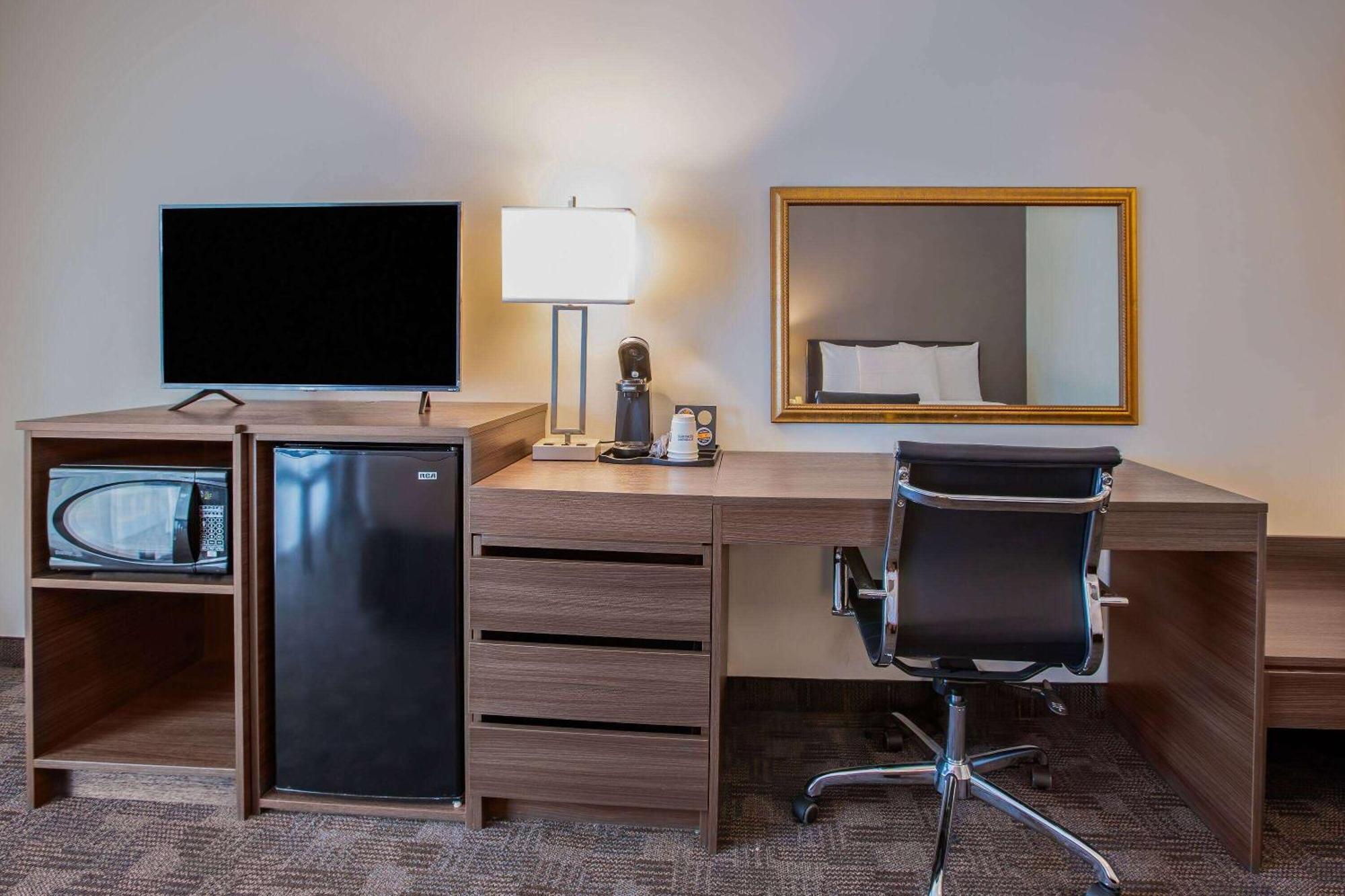 Days Inn By Wyndham Sudbury & Conference Centre מראה חיצוני תמונה