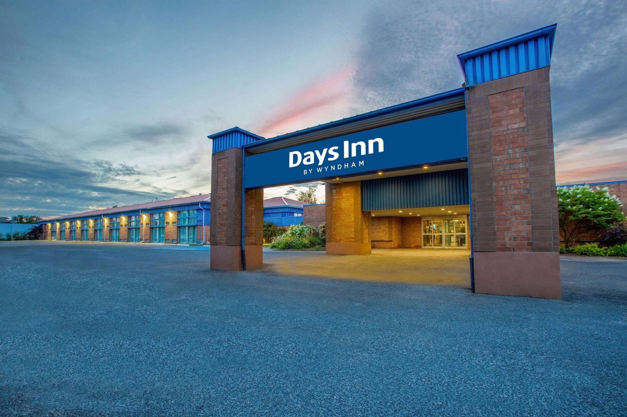 Days Inn By Wyndham Sudbury & Conference Centre מראה חיצוני תמונה