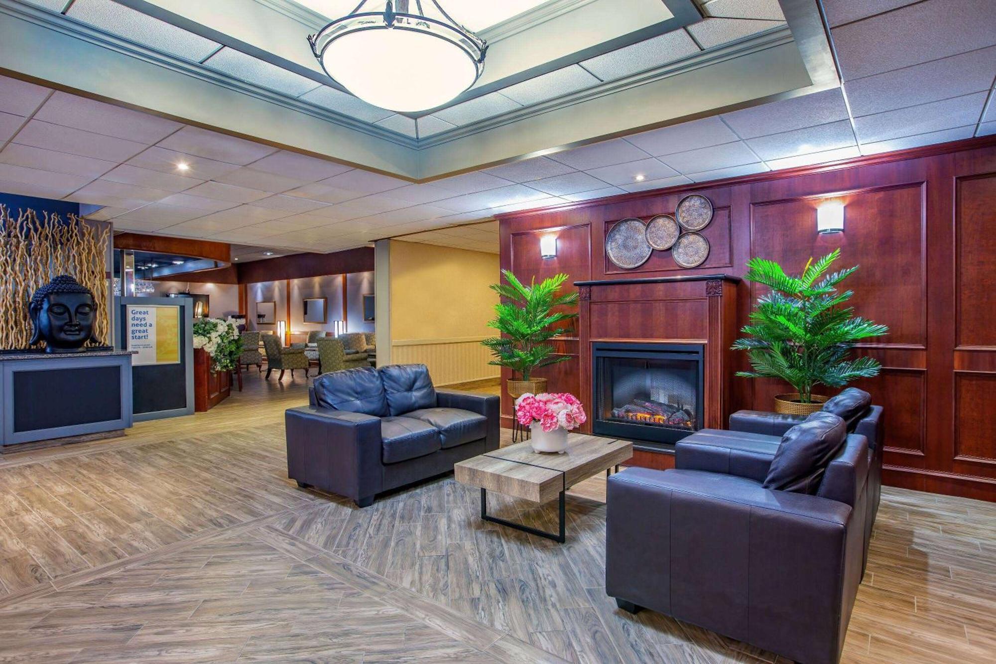 Days Inn By Wyndham Sudbury & Conference Centre מראה חיצוני תמונה